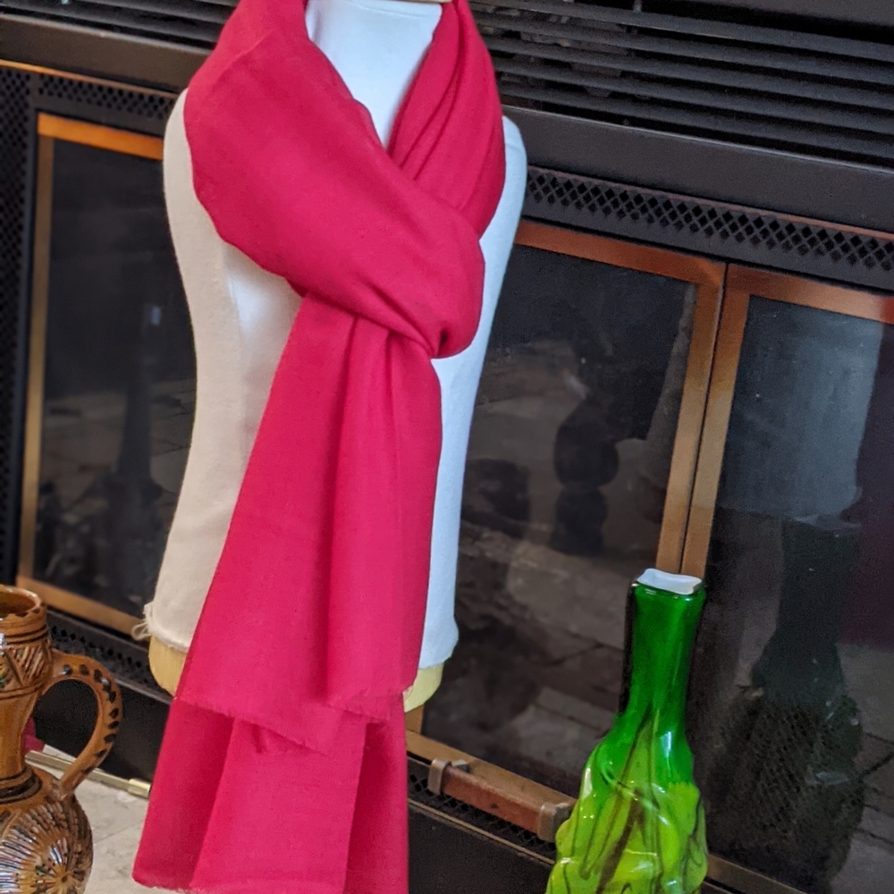 LUXURIOUS CASHMERE SCARF/WRAP